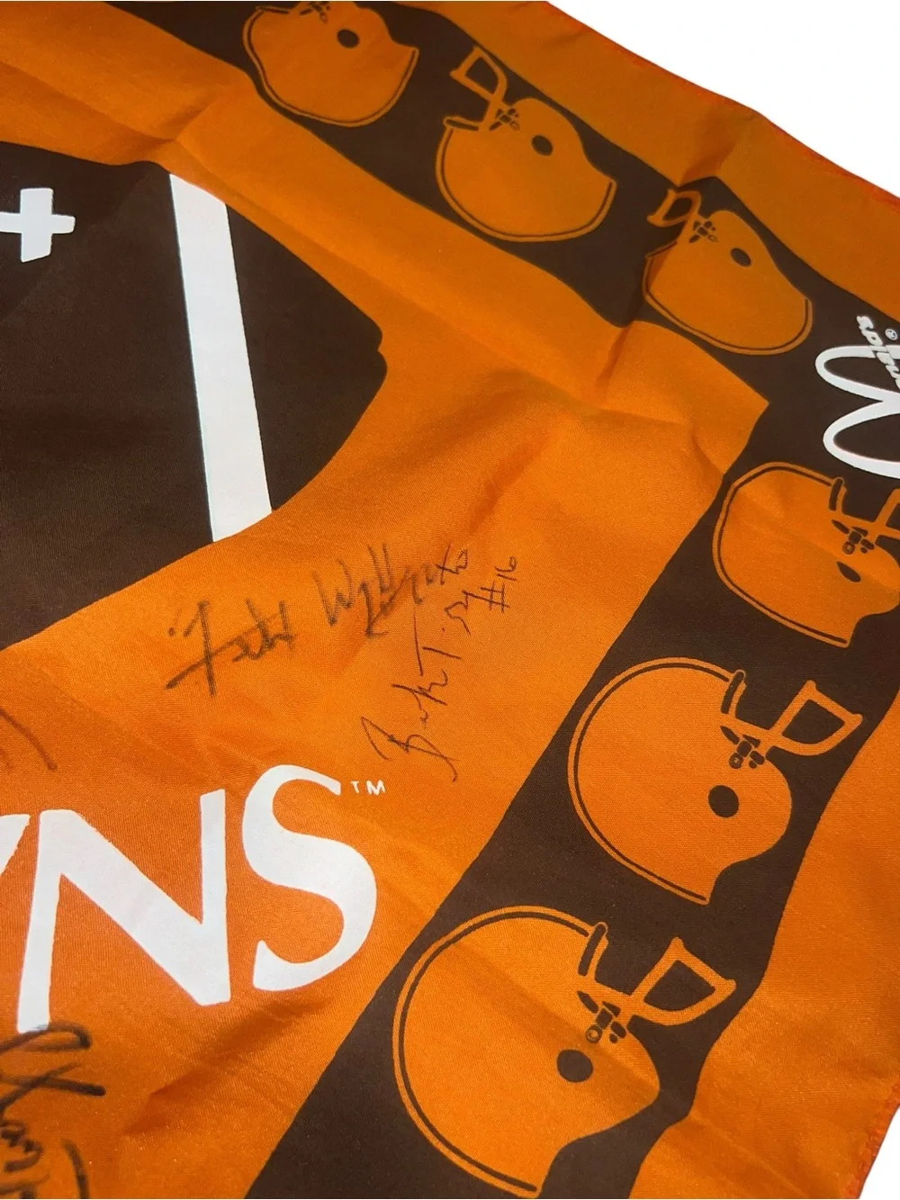 N/A autographs